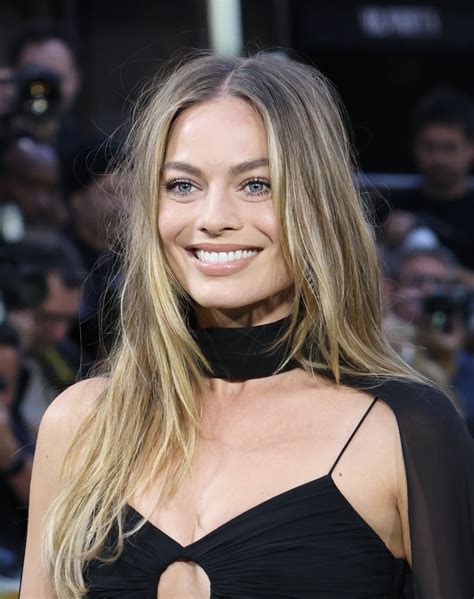 Margot Robbie's Supermodel Nails at "Amsterdam" Premiere | POPSUGAR Beauty