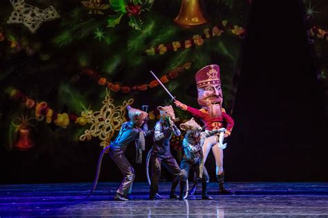 Joffrey Ballet S THE NUTCRACKER Review A New Chicago Classic