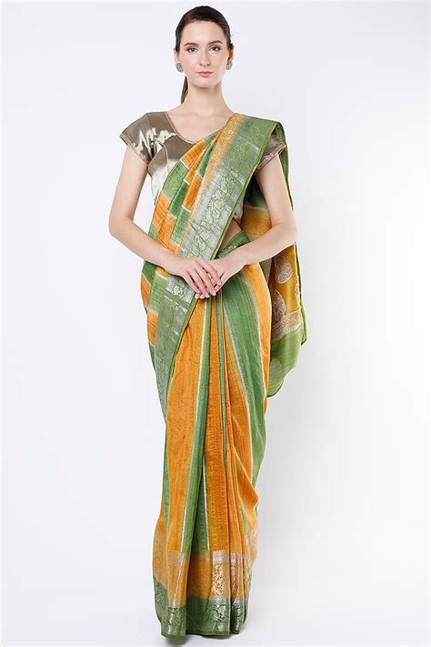 Leaf Green And Orange Moonga Silk Saree Set Design By Neitri At Pernias Pop Up Shop 2023