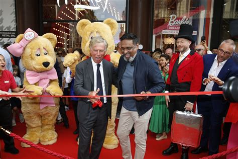 Hamleys Il Mondo Dei Giocattoli Sbarca Nel Cuore Di Milano Vanity