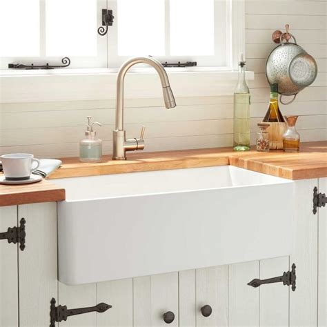 Farmhouse Kitchen Sinks - A Quartz Sink