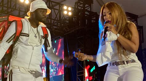 Duo Explosif De Viviane Et Fata Au CICES Lors Du Concert De Wally Seck