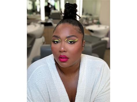 Lizzo Makeup: Her Go-To Pro Spills His Best Beauty Secrets