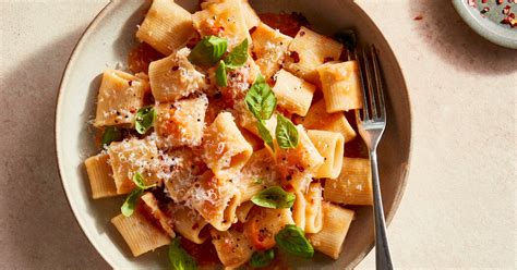 10 No-Cook Pasta Sauces for a Heat Wave - The New York Times