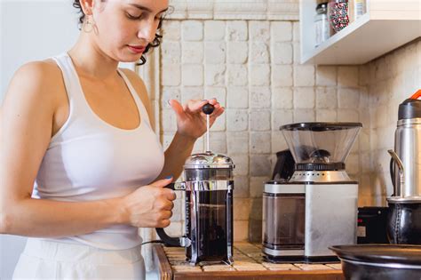 Cómo Hacer Un Café Perfecto En Una Cafetera Francesa Guía De