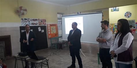 Brindaron charla sobre educación vial en la escuela Primera Junta