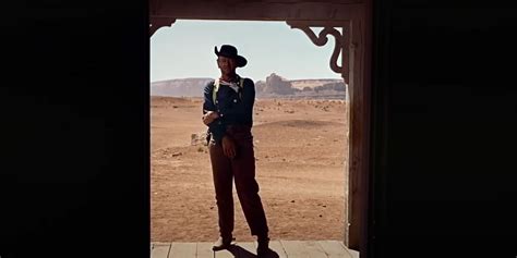 John Wayne's Most Horrifying Act In The Searchers Foreshadows His ...