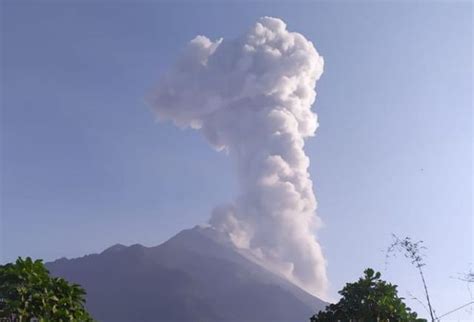 Jurnal Metro Analisa Jadi Fakta Merapi Kembali Erupsi Dengan Tinggi