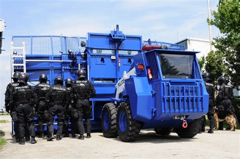 The Bozena Riot Is A Giant High Tech Anti Riot Vehicle You Seriously