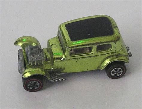 Original Mattel Hot Wheels Red Line Classic Ford Vicky Antifreeze Color