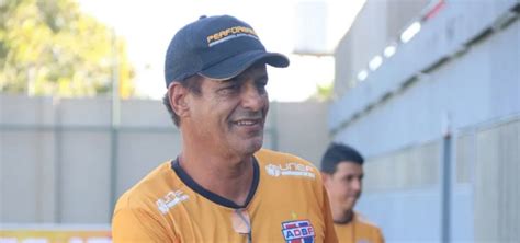 Morre Aos 59 Anos Barbosinha Ex Treinador Do Jacuipense Metro 1