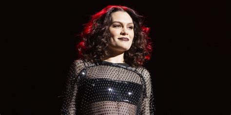 What S Ménière’s Disease Jessie J Opens Up About Ear Condition