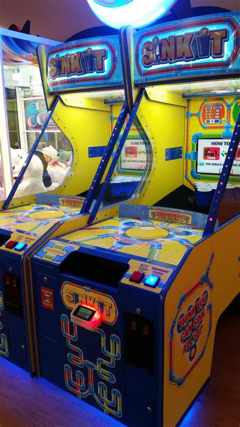 I came across an arcade beer pong machine : r/mildlyinteresting