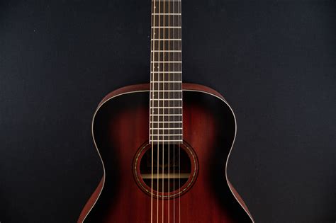 Baton Rouge X11LM/F-MB – American Guitar Shop - Gitarren in Berlin