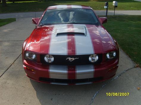 2006 Ford mustang hood scoop