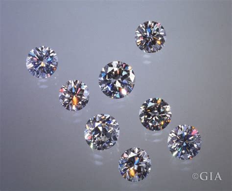Loose-diamonds-showing-fire - GIA 4Cs