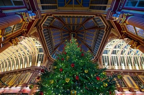 Leadenhall Market Christmas Lights Switch On | Data Thistle