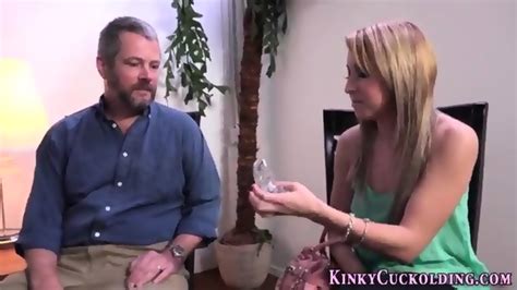 Cuckolding Babe Sucking