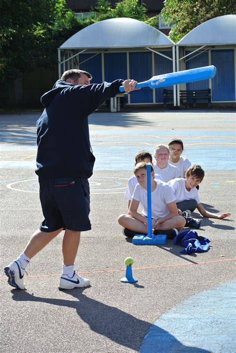 Middle Park Primary School » Cricket Coaching in Years 5 and 6