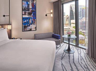 Luxury Accommodation in Rooms & Suites | Pullman Singapore Orchard