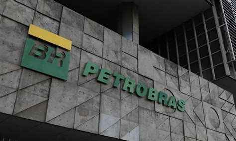 Lula diz que Petrobras não tem de pensar só em acionista ações caem