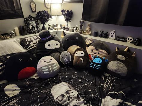 My collection so far 🖤 ️🕷 : r/squishmallows