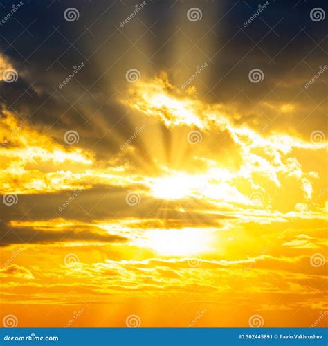 Sunset Sky With Sunset Clouds And Sun Rays Stock Image Image Of Rays