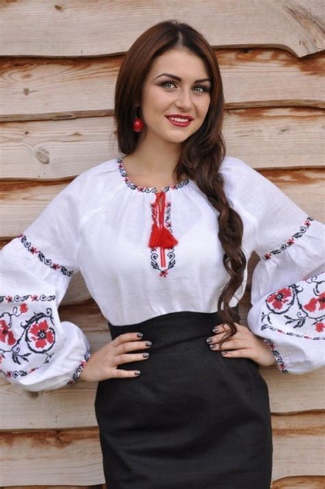 Пин на доске Жіночі вишиванки, вишиті блузи та сорочки