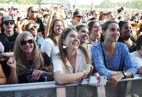 Dave Matthews Band Concert Fans