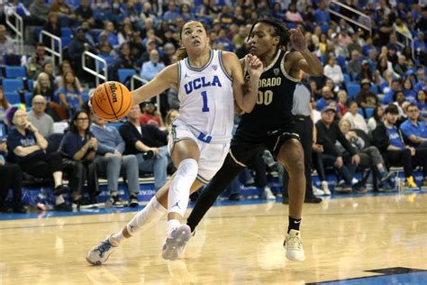 March Madness 3 Takeaways From Womens Selection Committees Top 16