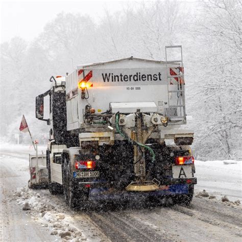 Schnee Chaos In Hessen Schulausf Lle Unf Lle Und Gesperrte Stra En