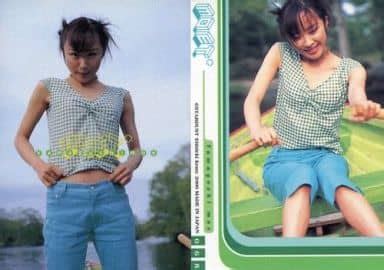 駿河屋 068 山口もえ レギュラーカード ホロ仕様 山口もえ OFFICIAL TRADING CARD moet女性