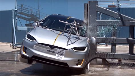 Crash Test 5 étoiles Pour Le Tesla Model X Aux États Unis