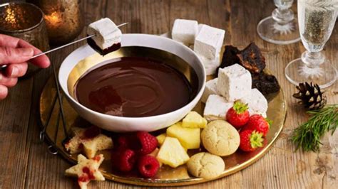 National Chocolate Fondue Day 2023 Date History Types And Recipes