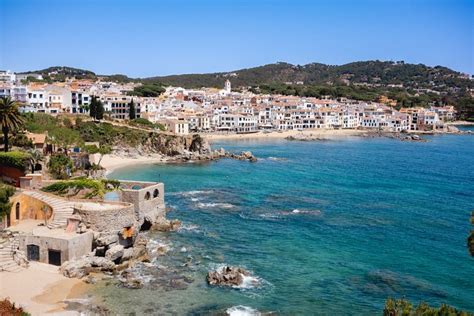 From Barcelona: Costa Brava Villages Day Trip With Lunch