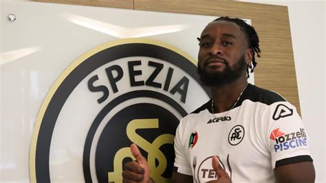 Spezia Nzola Litiga Con Un Compagno Di Squadra E Motta Lo Esclude Dall