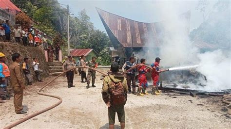 Ditinggal Pemiliknya Pergi Ke Ladang Satu Unit Rumah Ludes Terbakar