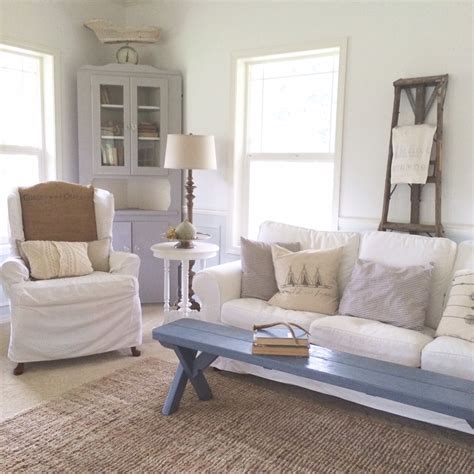 Little Farmstead: Creating a Farmhouse Style Living Room