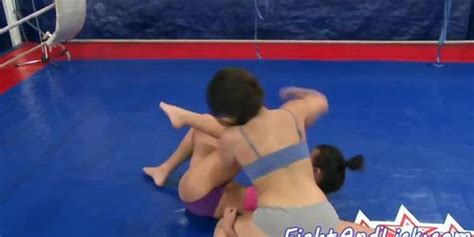 Lesbian Babes Wrestling And Sixtynining Tnaflix