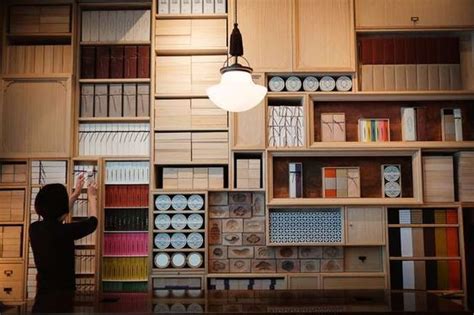 Pin by guizi on 家居装潢 Chinese cafe Store design Interior