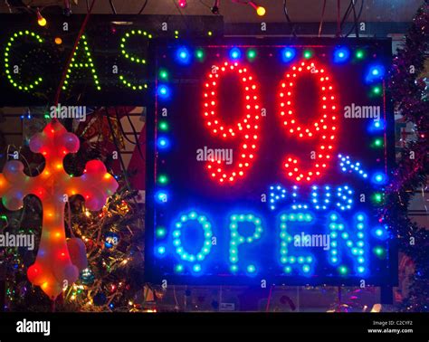 99 Cent Store Sign Hi Res Stock Photography And Images Alamy