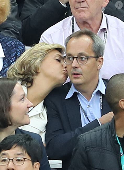 Photo Valérie Pécresse et son mari Jérôme au match d ouverture de l