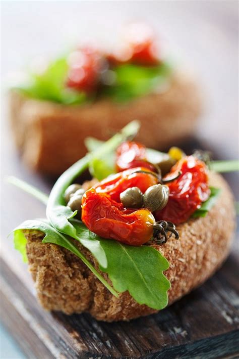 Tomaten Crostini Mit Kapern Rezept Eat Smarter