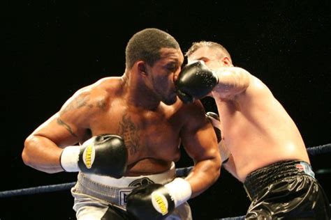 Powerful Boxing Punches (36 pics)