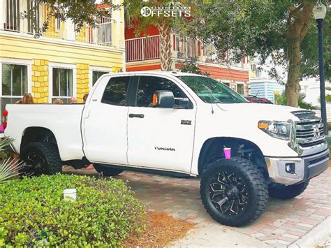 2016 Toyota Tundra Fuel Assault Rough Country Suspension Lift 6