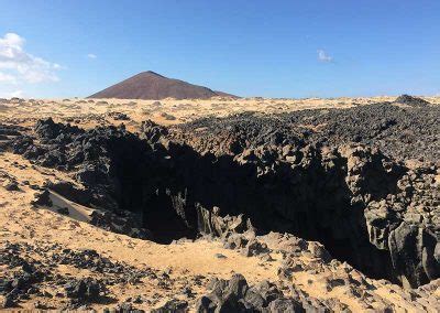 Arco De Los Caletones En La Graciosa Visit La Graciosa