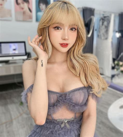 Dân mạng trầm trồ trước nhan sắc hot girl chuyển giới thi Miss Universe Vietnam 2021