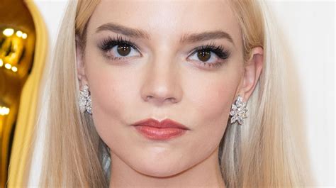 Oscars 2024 Best And Worst Beauty Looks The Glow Memo