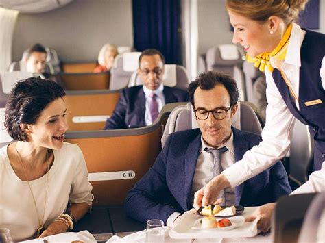 Mangiare In Aereo Fa Male Alla Salute Ecco Quali Cibi Evitare