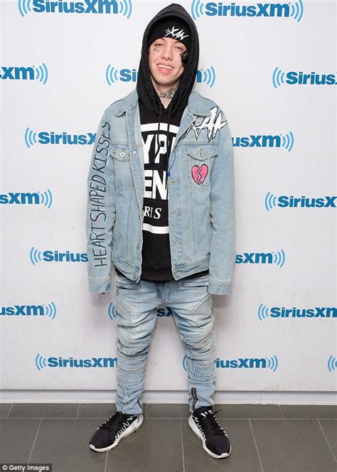 Noah Cyrus Ex Lil Xan Hospitalized For Eating Flamin Hot Cheetos Daily Mail Online